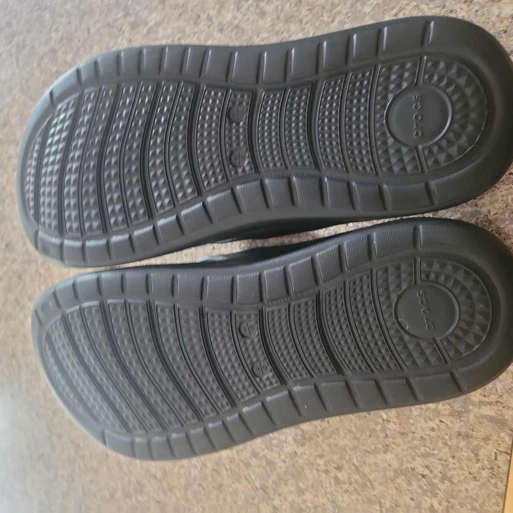 Crocs - Picture 6 of 6